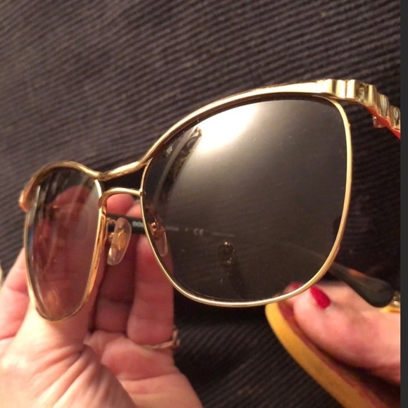 Dolce Gabbana gold rimmed aviator sunglasses with case - Picture 6 of 13